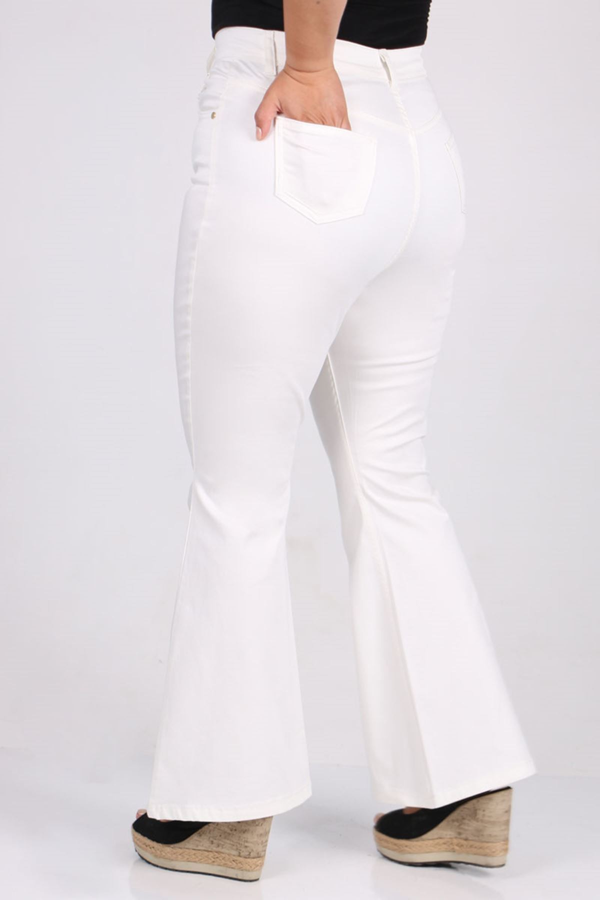 9110 Büyük Beden İspanyol Paça Kot Pantolon - Beyaz
