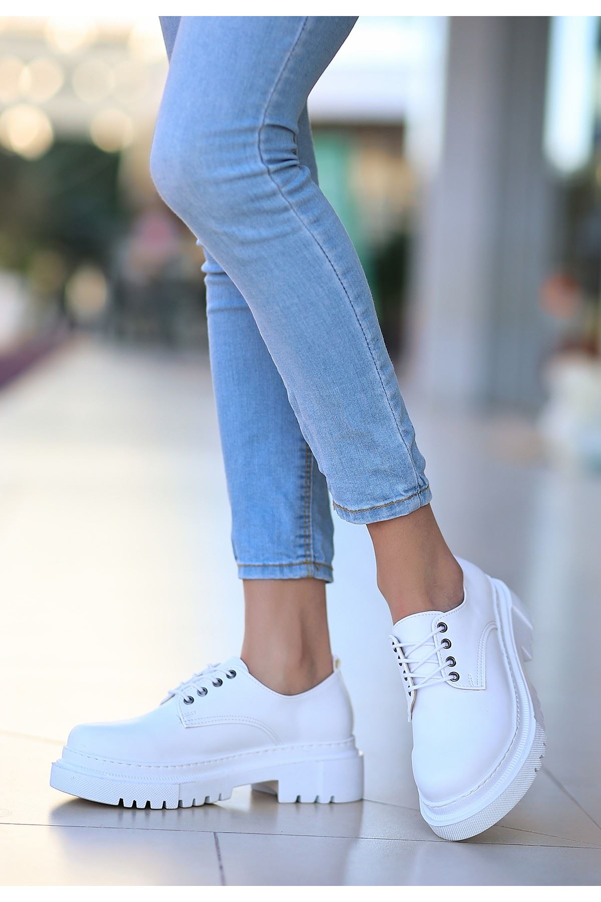 Teri Beyaz Cilt Bağcıklı Ayakkabı