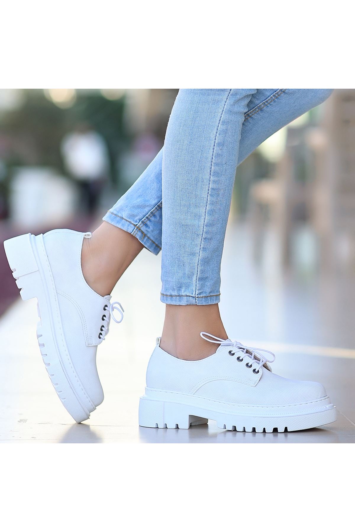 Teri Beyaz Cilt Desenli Bağcıklı Ayakkabı