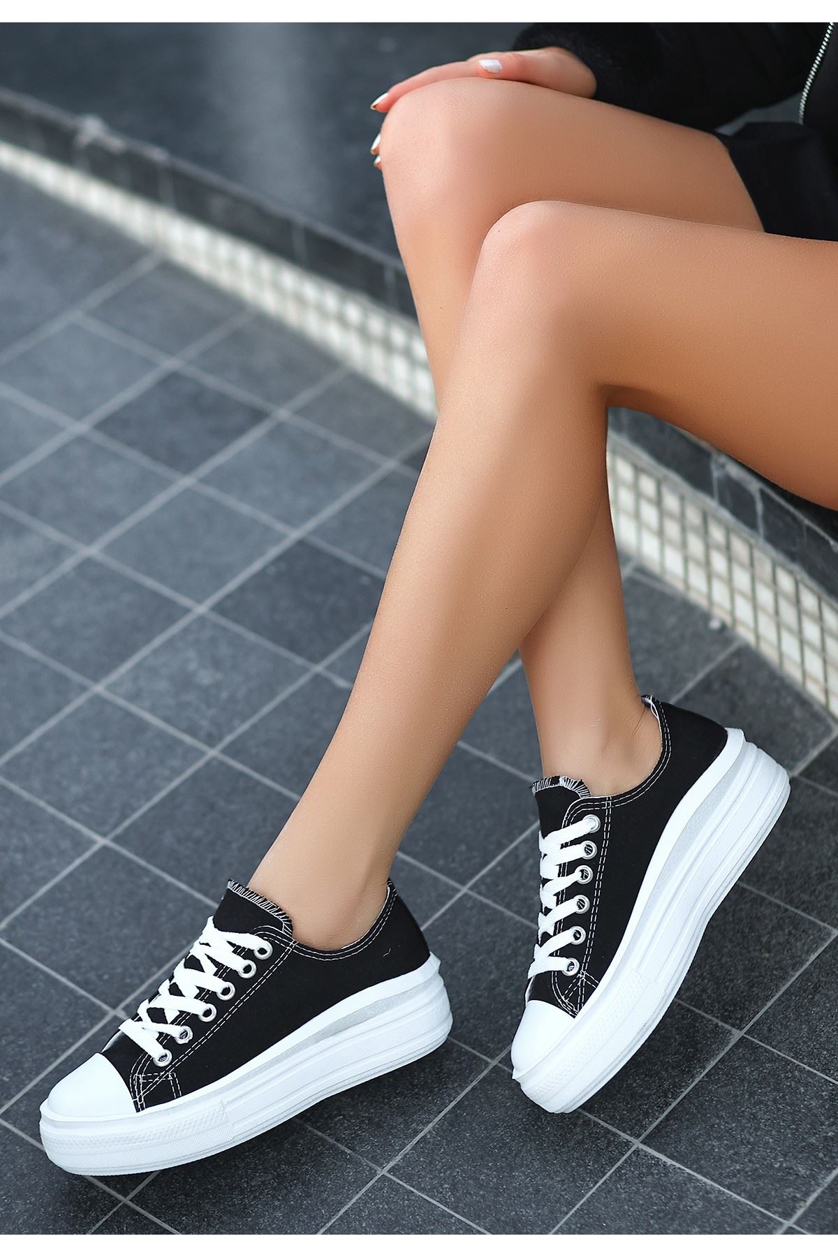 Irena Siyah Keten Bağcıklı Spor Ayakkabı
