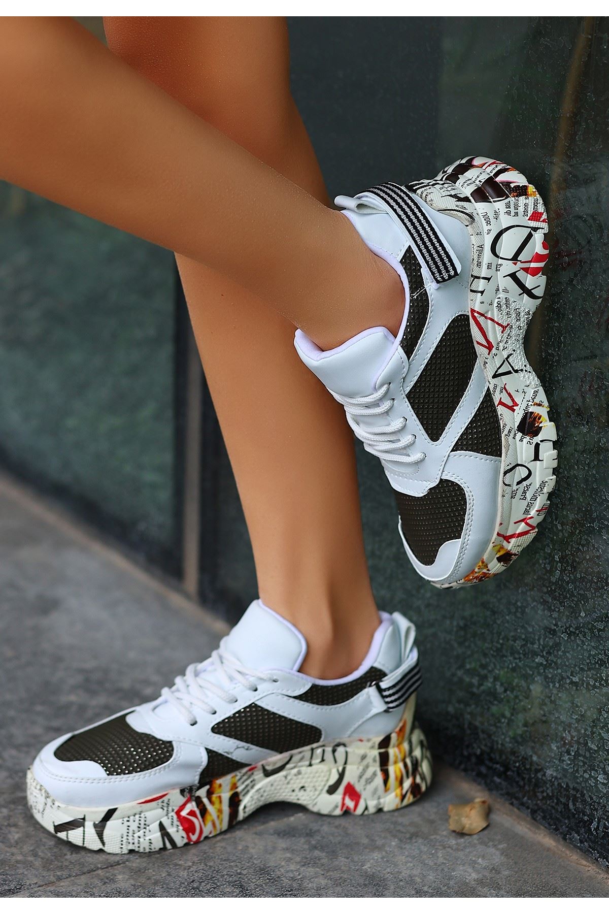 Funie Beyaz Cilt Haki Detaylı Bağcıklı Spor Ayakkabı