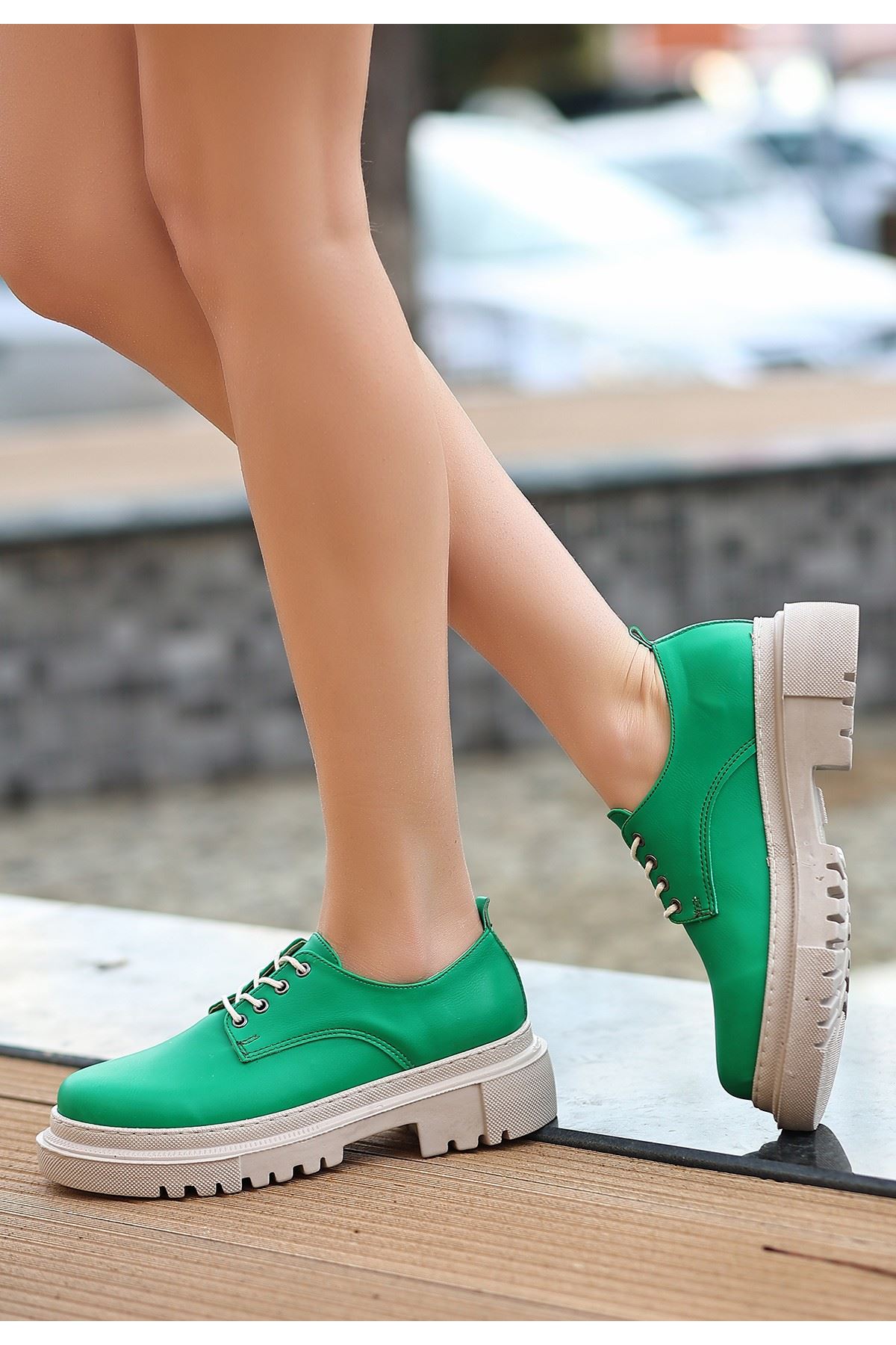 Teri Yeşil Cilt Bağcıklı Ayakkabı