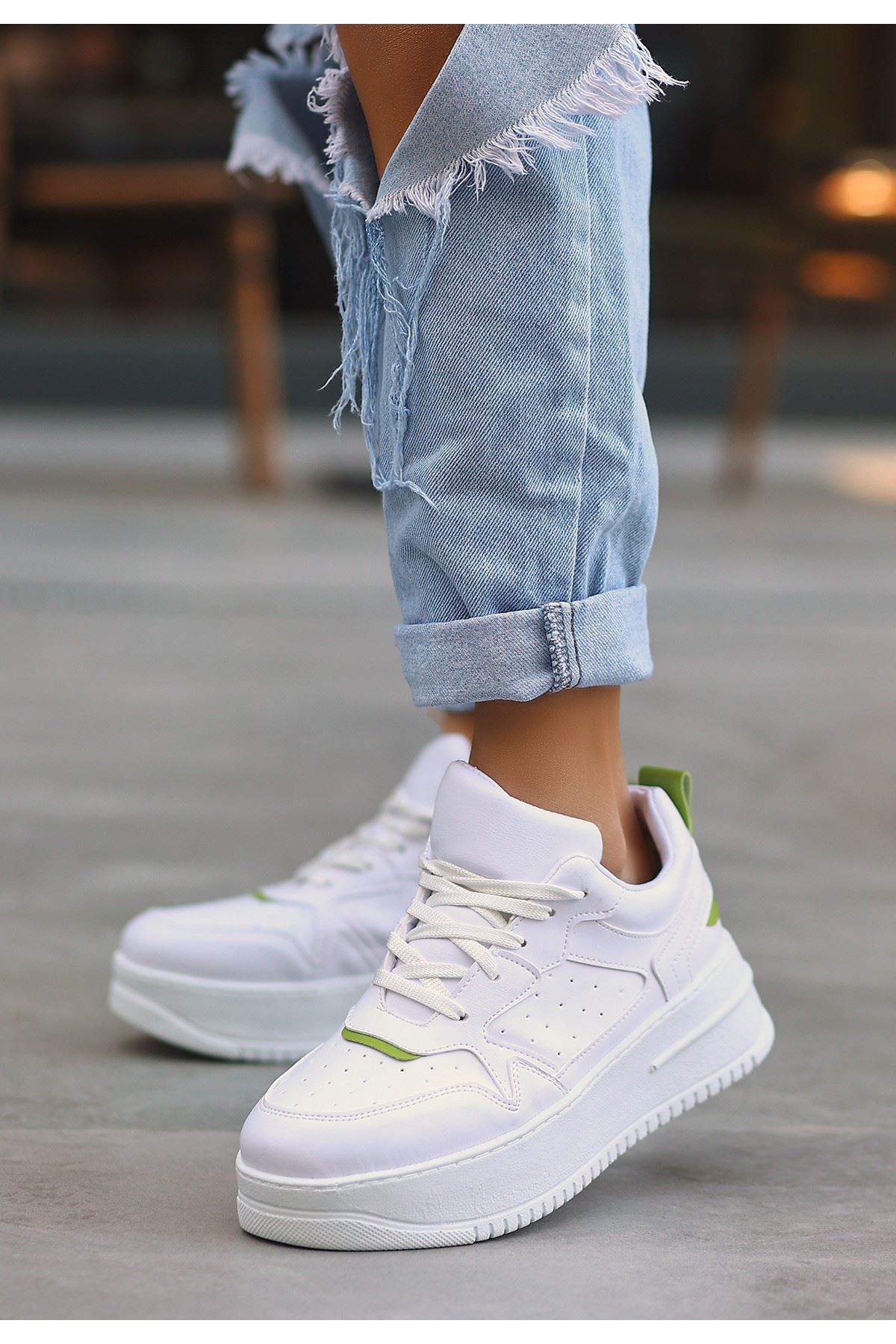 Naxi Beyaz Cilt Yeşil Detaylı Bağcıklı Spor Ayakkabı