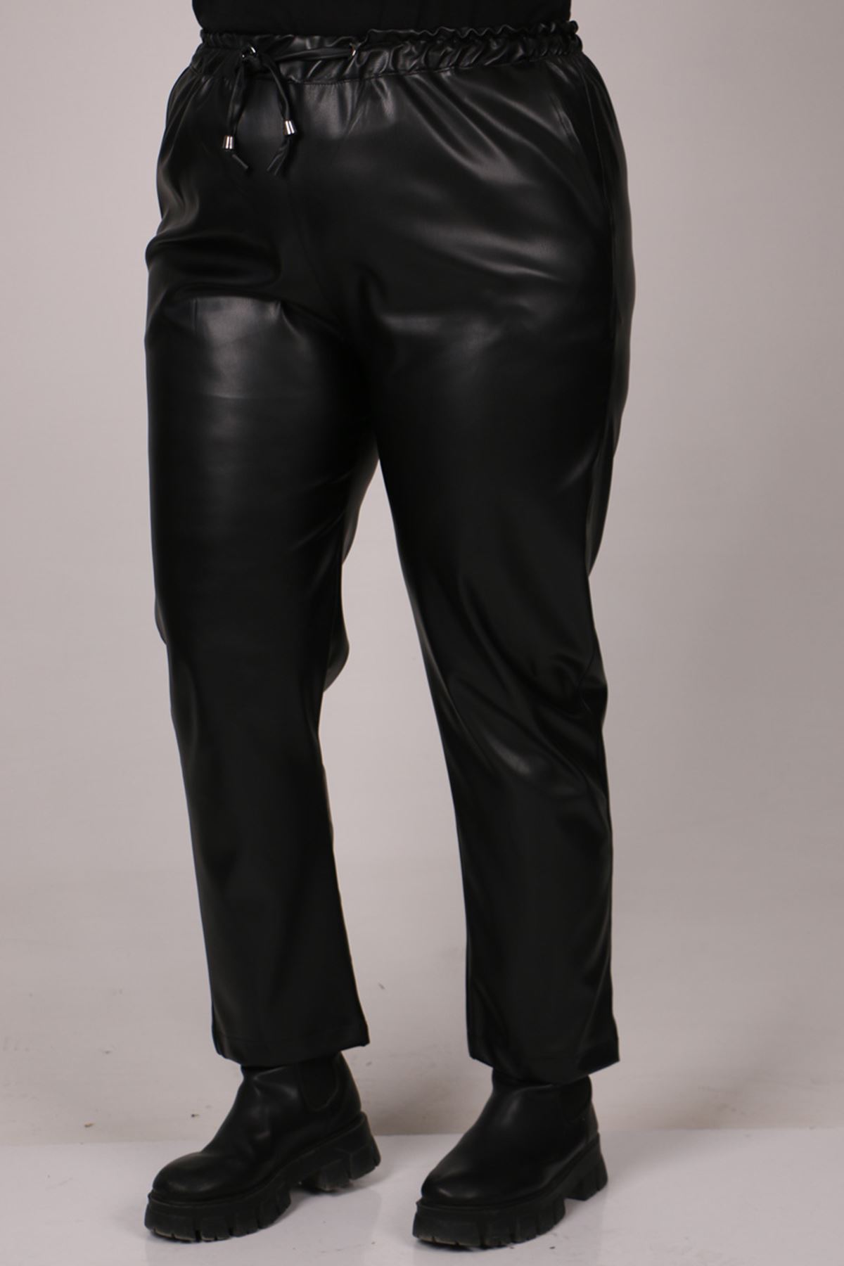 29030 Büyük Beden Beli Lastikli Deri Pantolon-Siyah