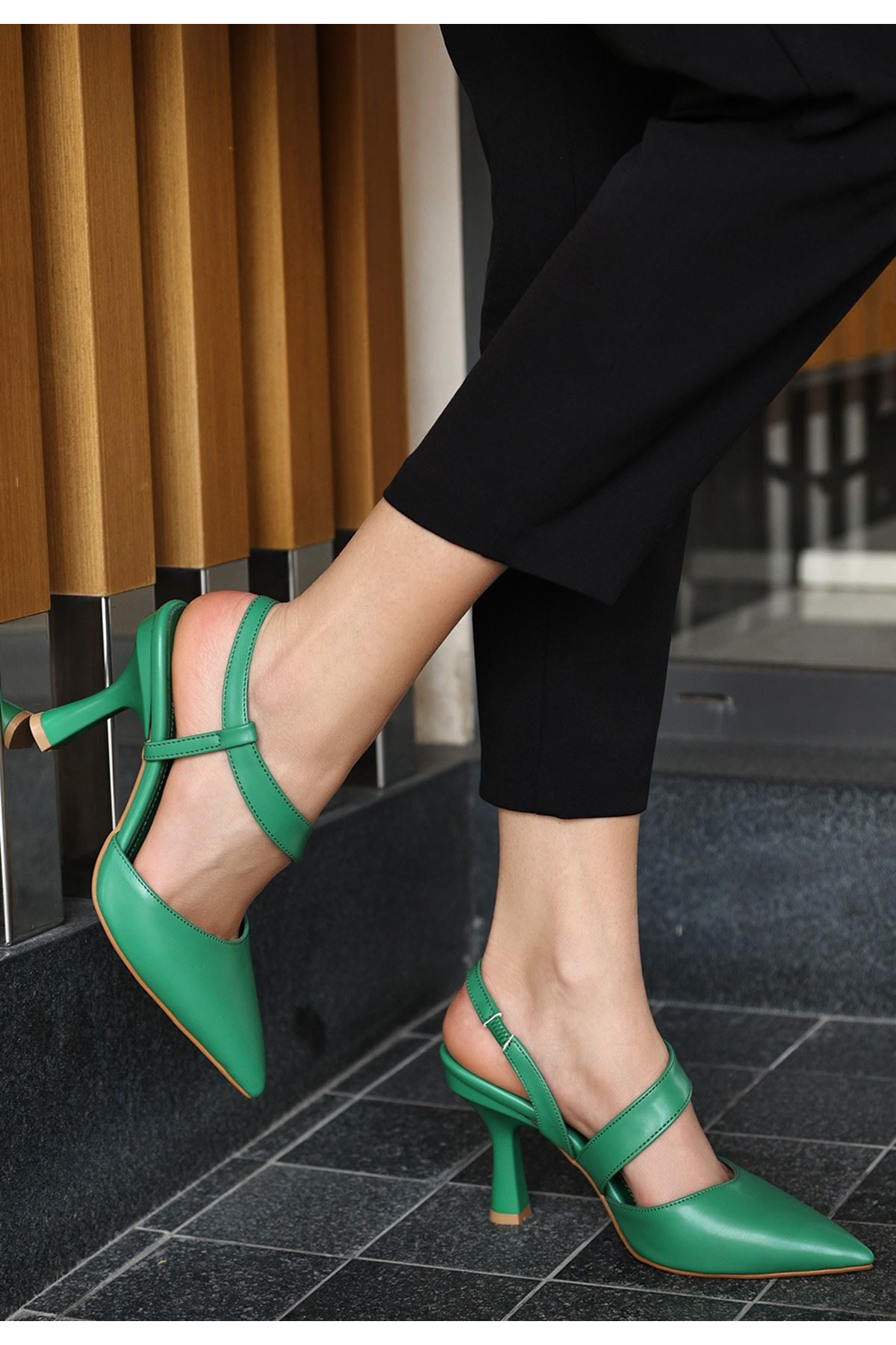 Rogi Yeşil Cilt Topuklu Ayakkabı