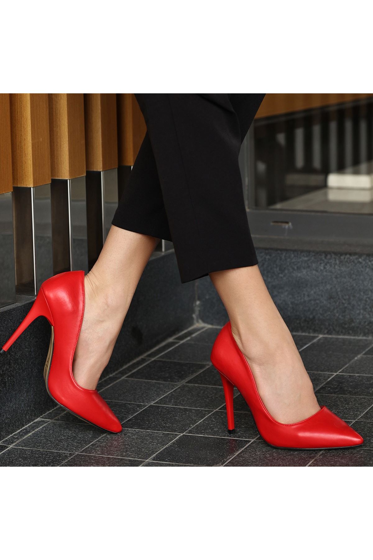 Deor Kırmızı Cilt Stiletto Ayakkabı