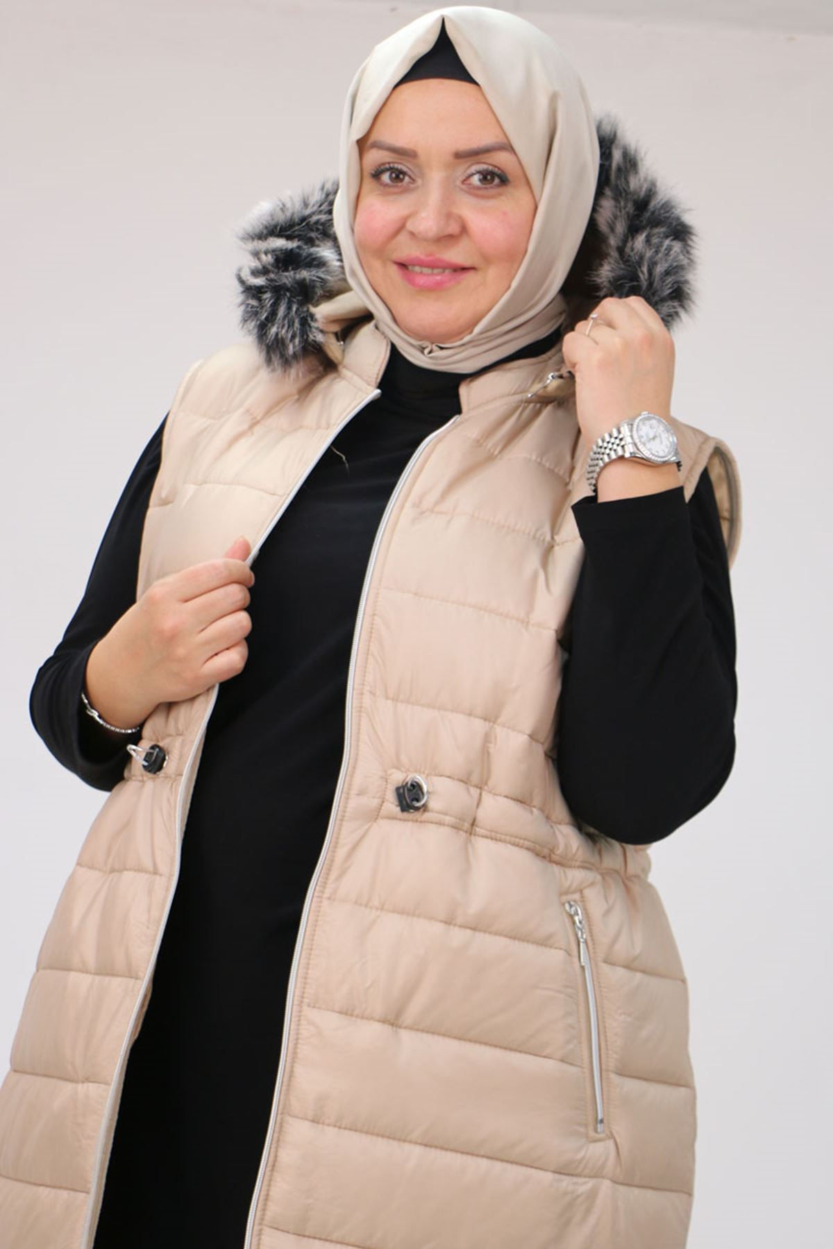 44005 Büyük Beden Çıkarılabilir Kapşonlu Kapitone Yelek - Bej