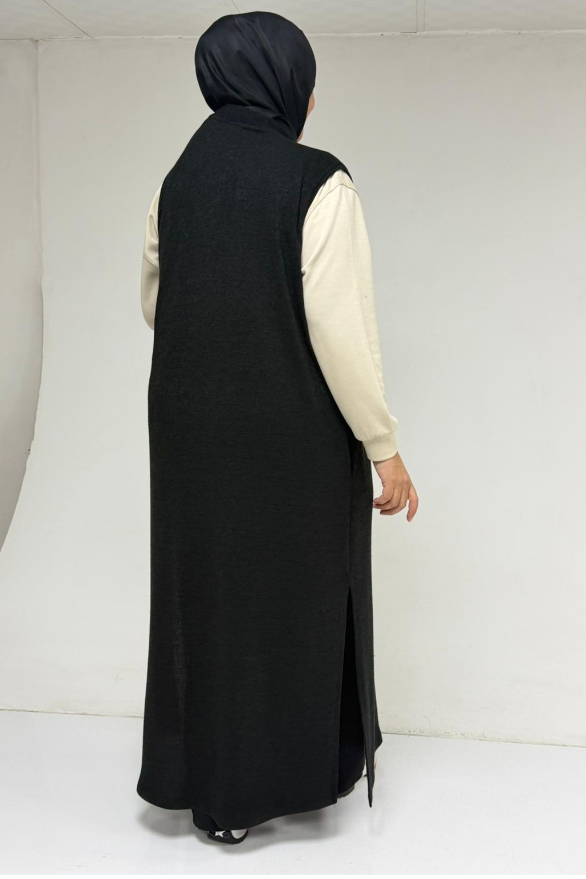 54015 Büyük Beden Yırtmaçlı Cepli Uzun Mir Yelek - Siyah