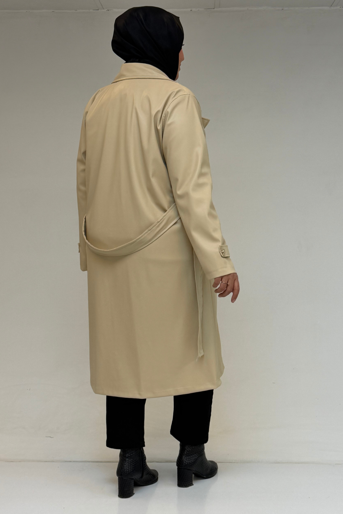 53073 Büyük Beden Kemerli Deri Trençkot - Bej