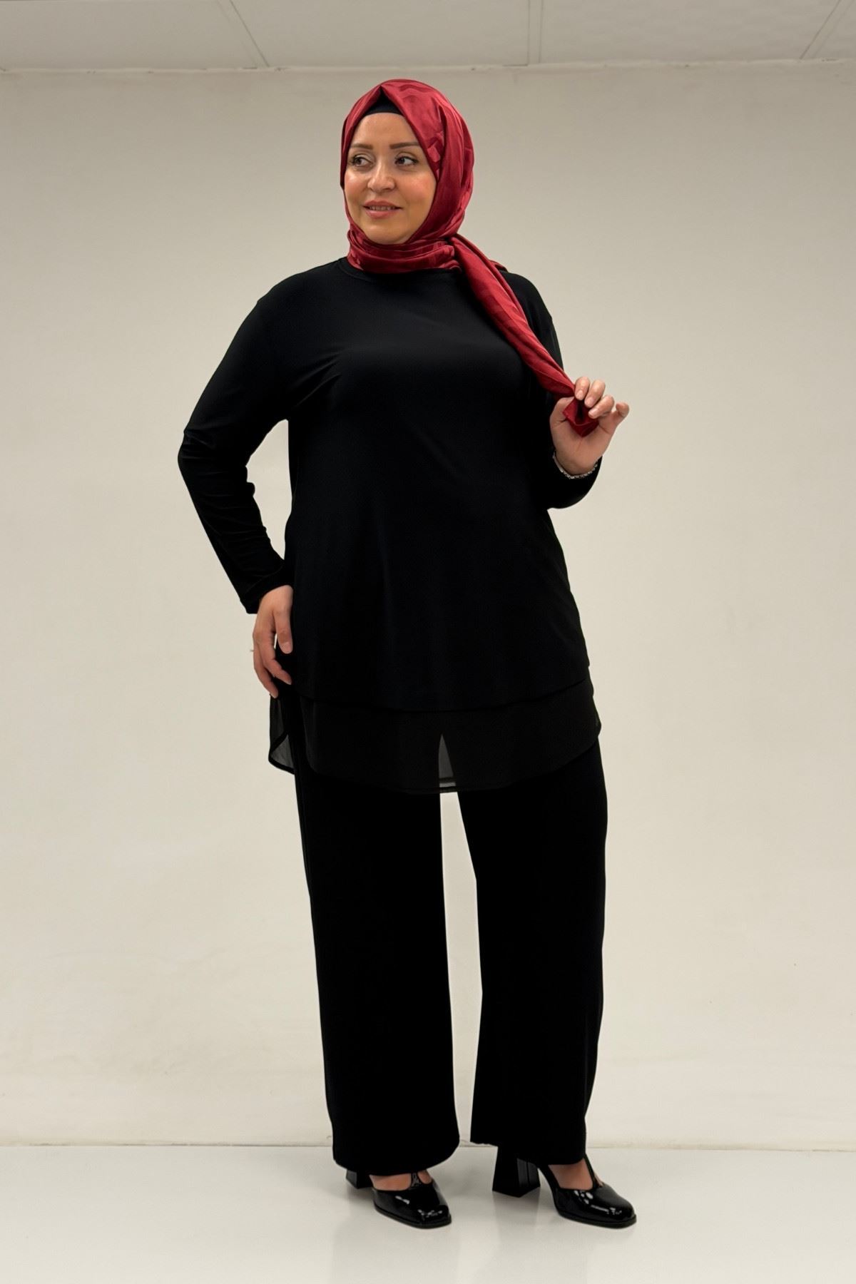 67009 Büyük Beden Etek Ucu Şifon Detaylı Sandy Pantolonlu Takım - Siyah