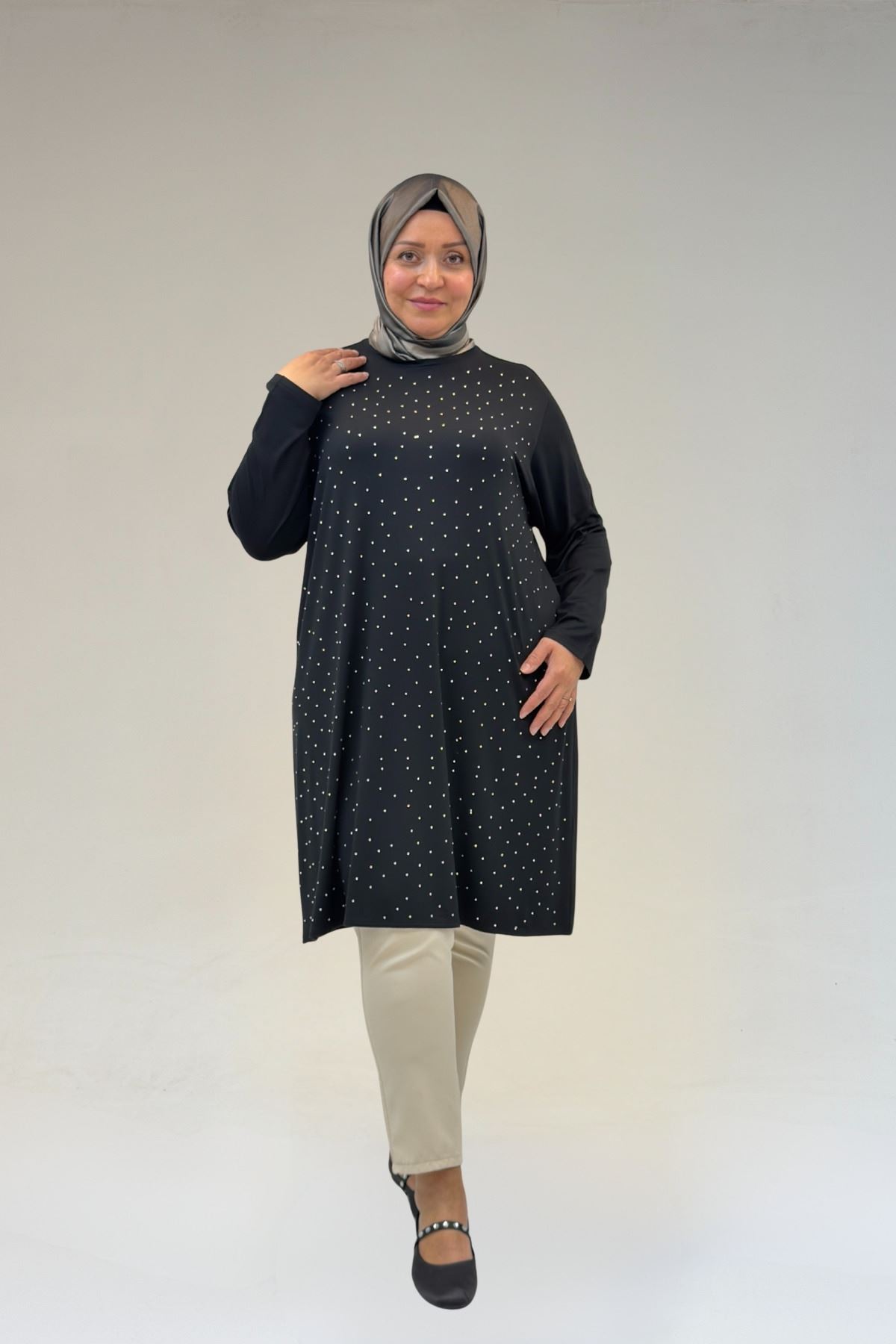 68001 Büyük Beden Önü Taş Baskı Detaylı Penye Tunik - Siyah