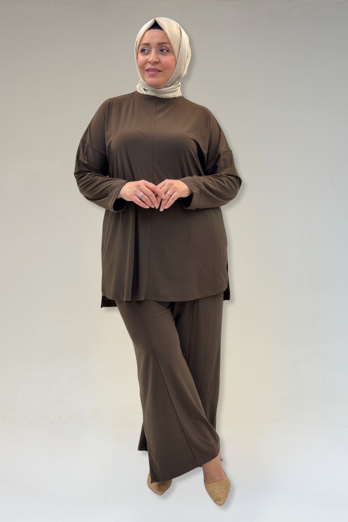 67001 Büyük Beden Kol Manşeti Duble Model Sandy Pantolonlu Takım - Kahve
