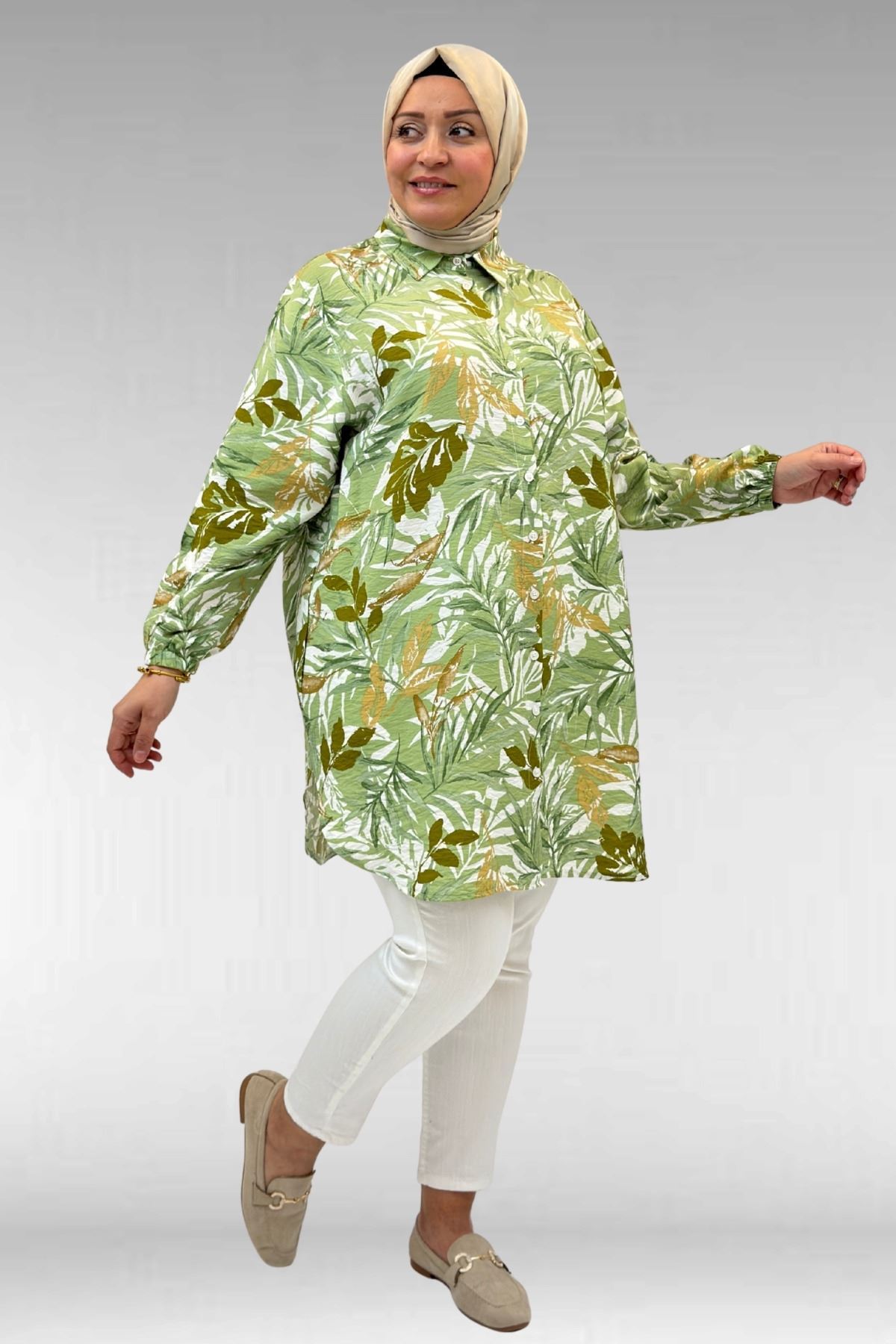 68010 Büyük Beden Yanları Yırtmaçlı Kolları Lastikli Mango Tunik - Yaprak Desen Vizon