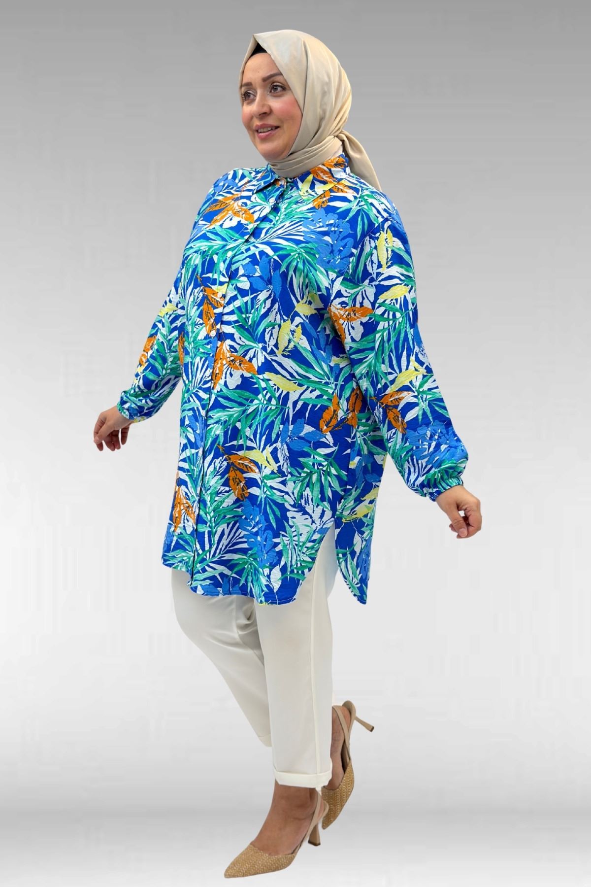 68010 Büyük Beden Yanları Yırtmaçlı Kolları Lastikli Mango Tunik - Desenli Saks