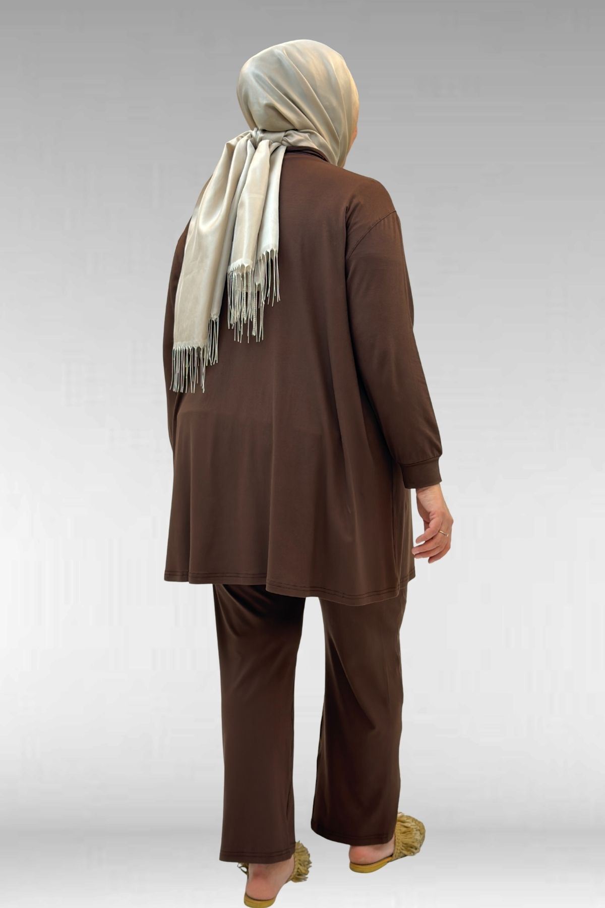 67014 Büyük Beden Parçalı Yakalı Fermuarlı Pantolonlu Penye Takım - Kahve