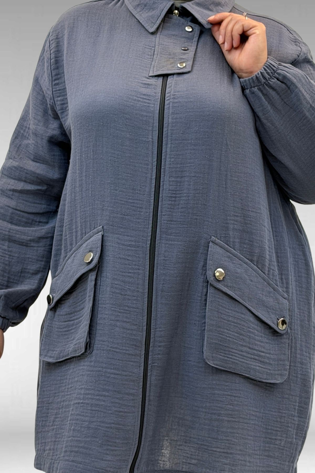 63001 Büyük Beden Cep Ve Patı Çıtçıt Detaylı Müslin Ceket - Antrasit