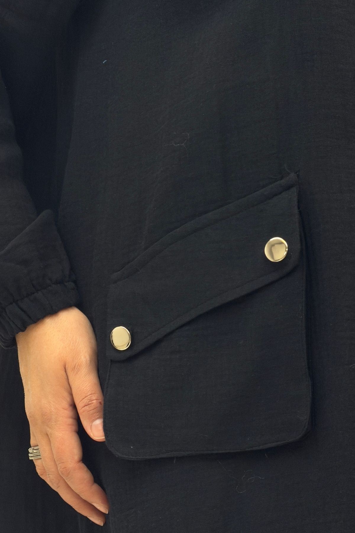 63001 Büyük Beden Cep Ve Patı Çıtçıt Detaylı Müslin Ceket - Siyah