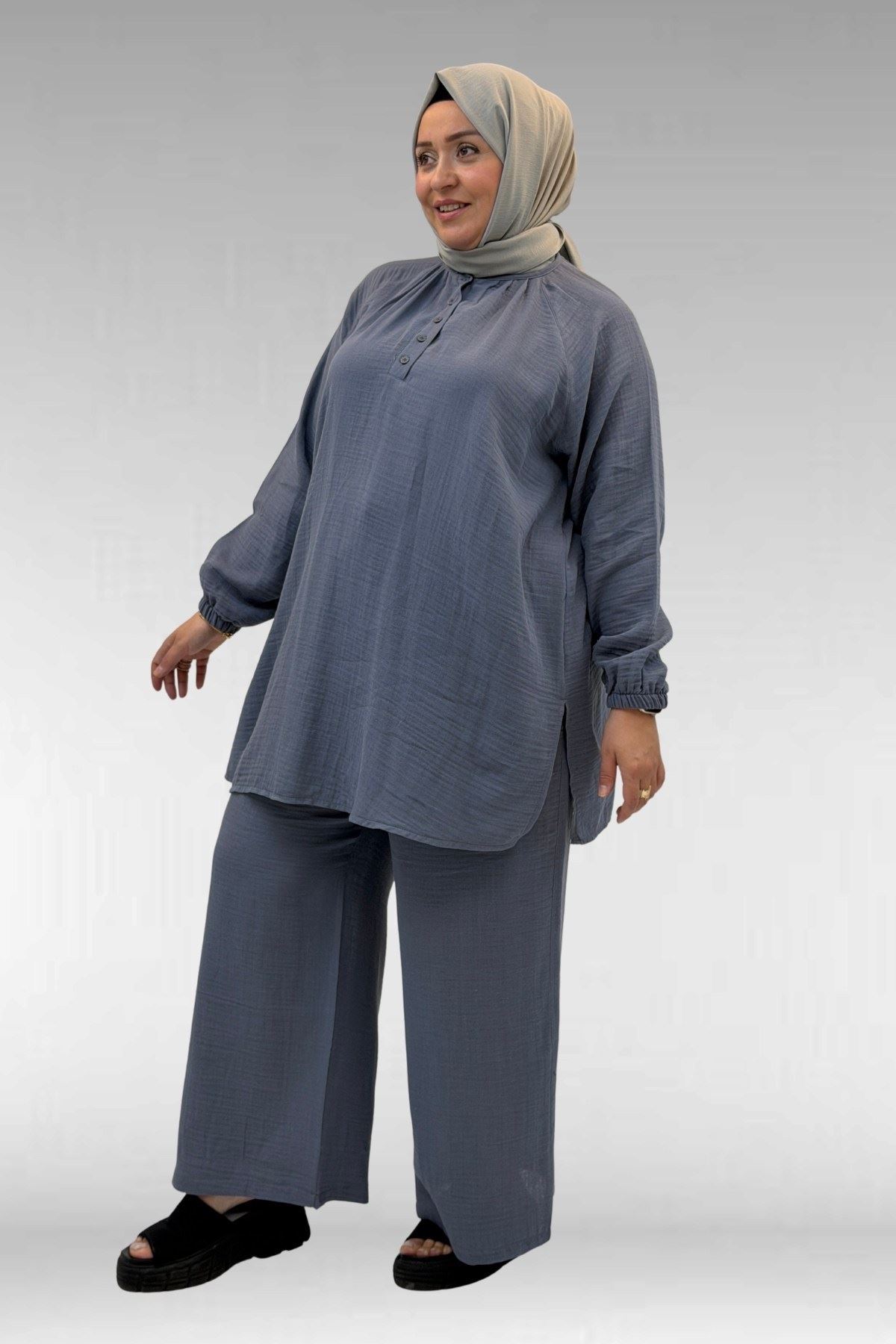 67039 Büyük Beden Yarım Patlı Sıfır Yaka Müslin Pantolonlu Takım - Antrasit