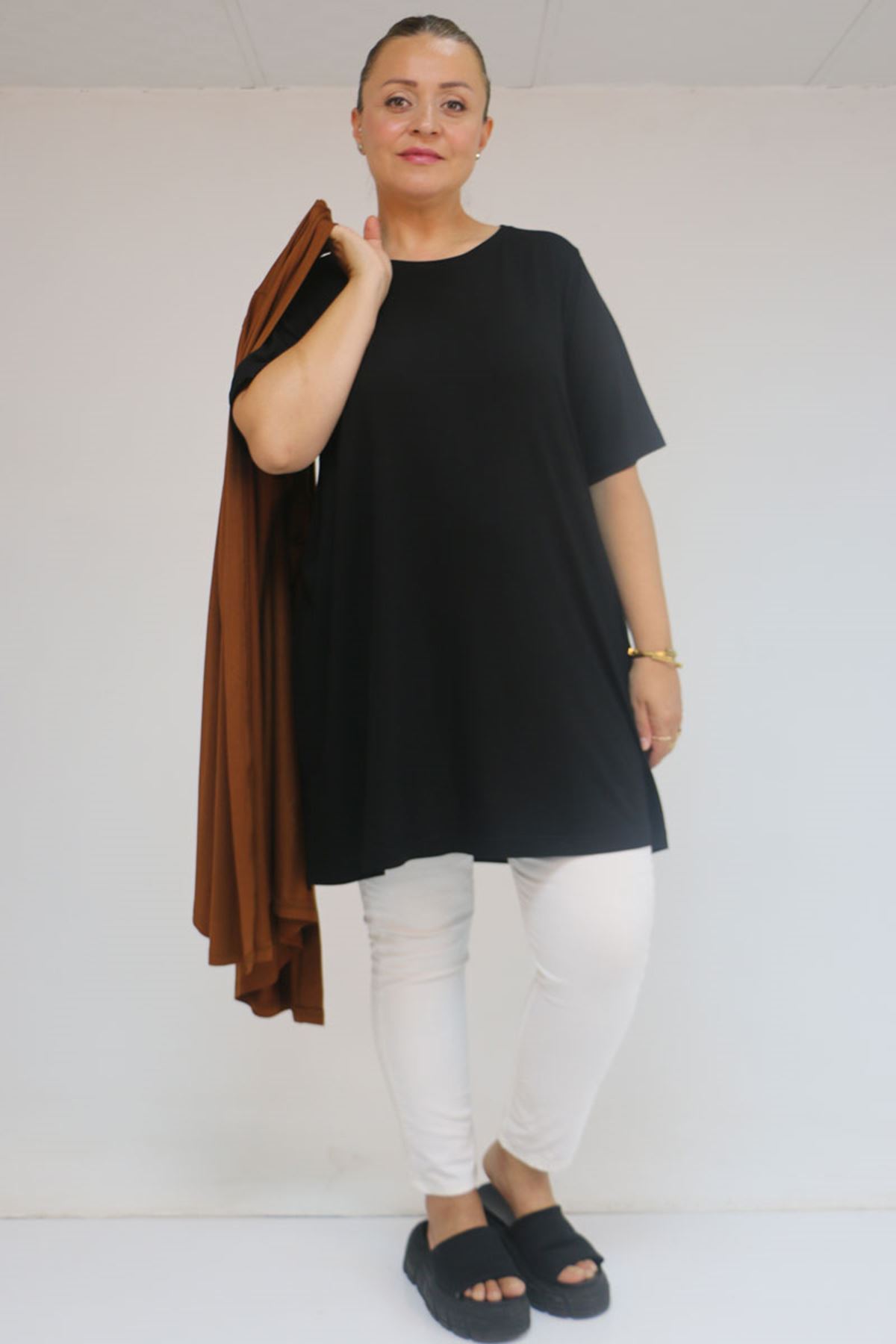 58507 Büyük Beden Yakası Biyeli Penye Tişört - Siyah