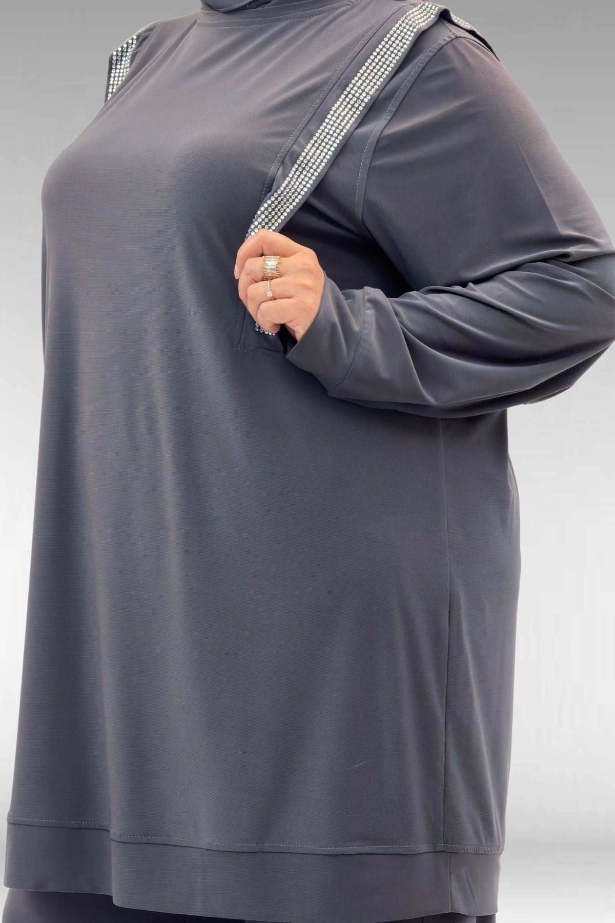 67022 Büyük Beden Omzu Taş Detaylı Sandy Pantolonlu Takım - Antrasit