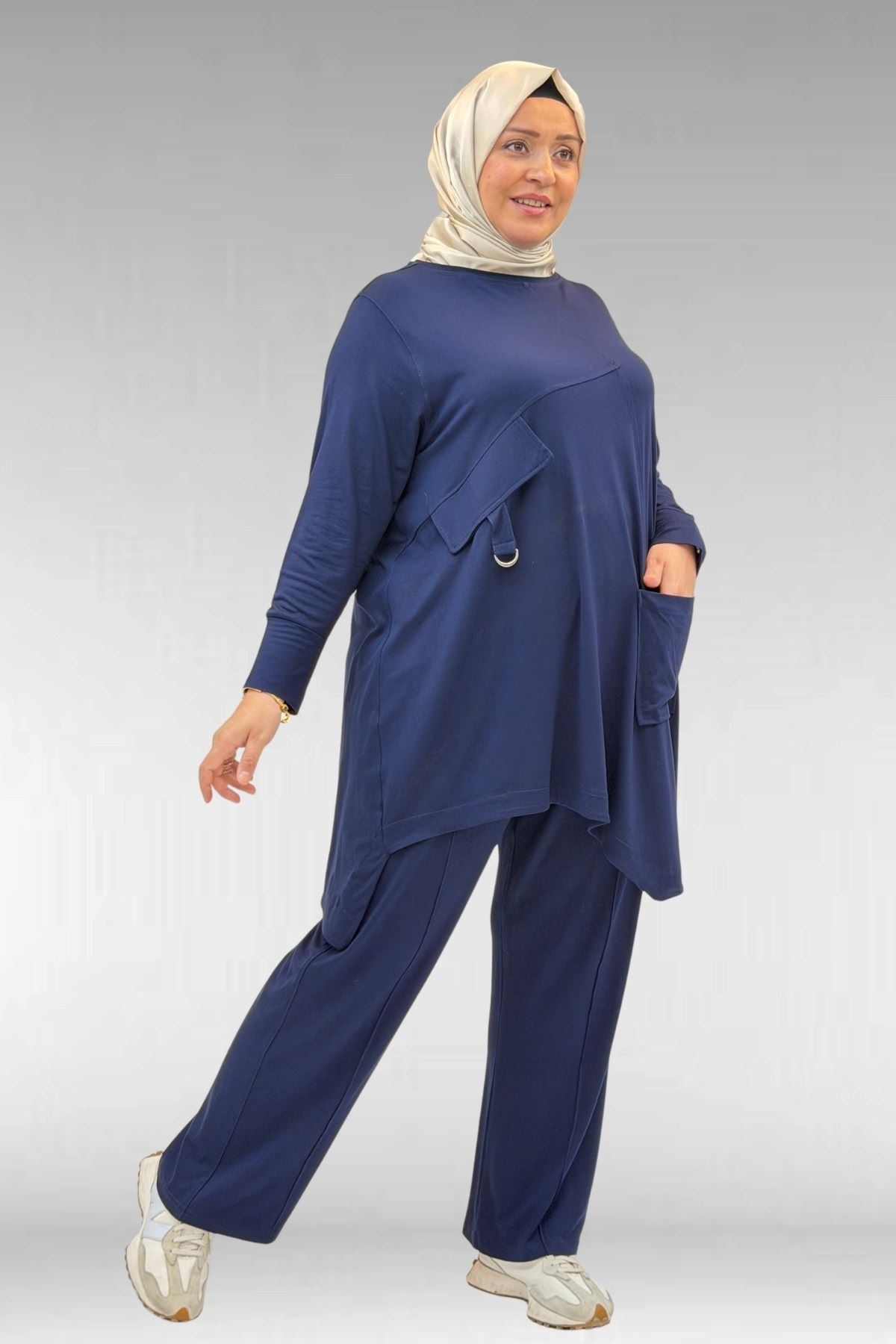 67040 Büyük Beden Cep Kapak Modelli D Halka Detaylı Penye Pantolonlu Takım - Lacivert