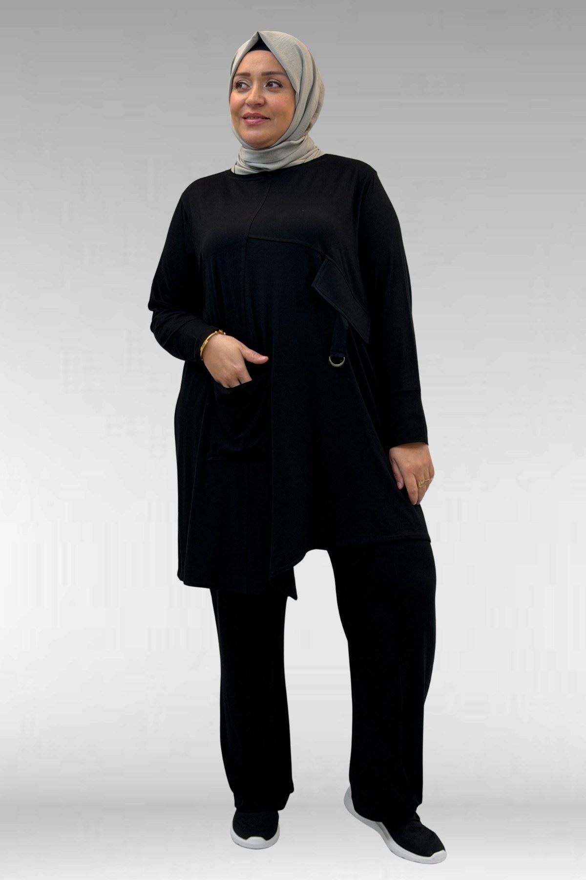 67040 Büyük Beden Cep Kapak Modelli D Halka Detaylı Penye Pantolonlu Takım - Siyah