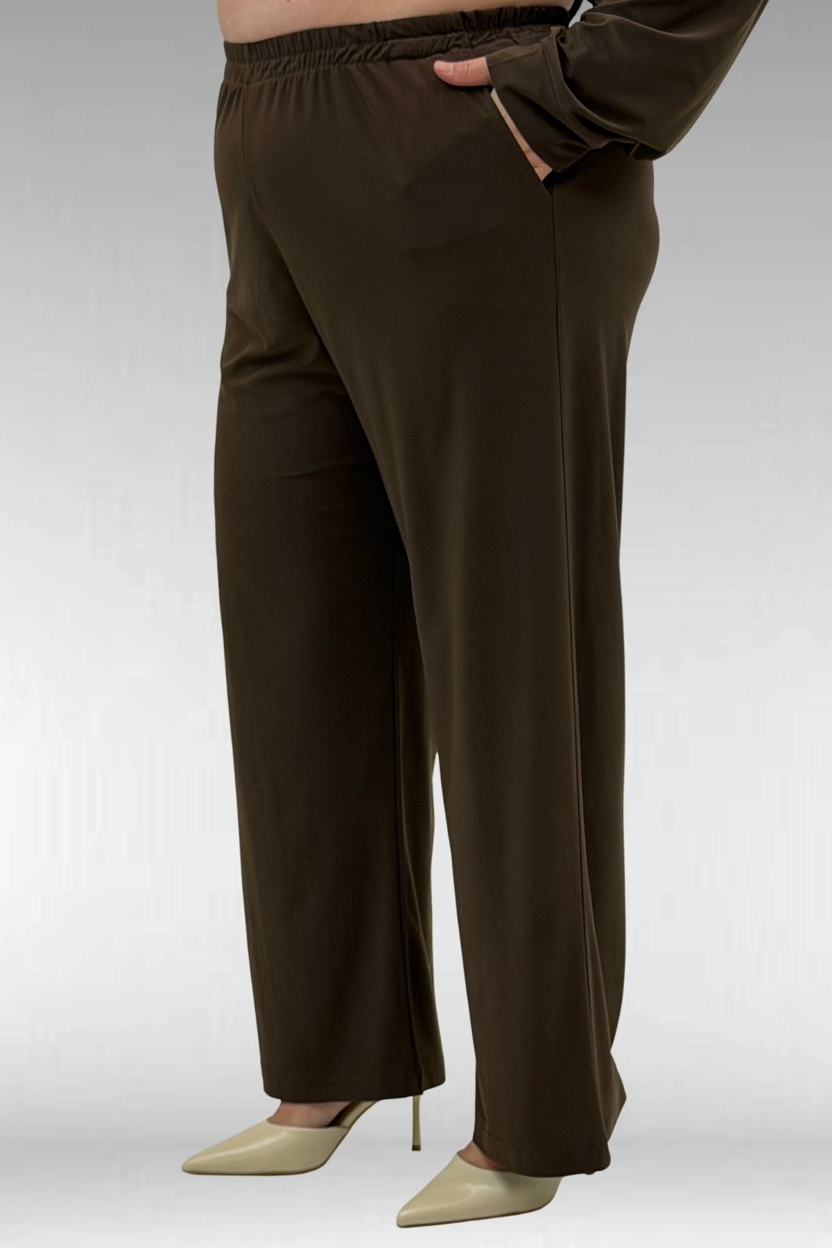 67022 Büyük Beden Omzu Taş Detaylı Sandy Pantolonlu Takım - Kahve