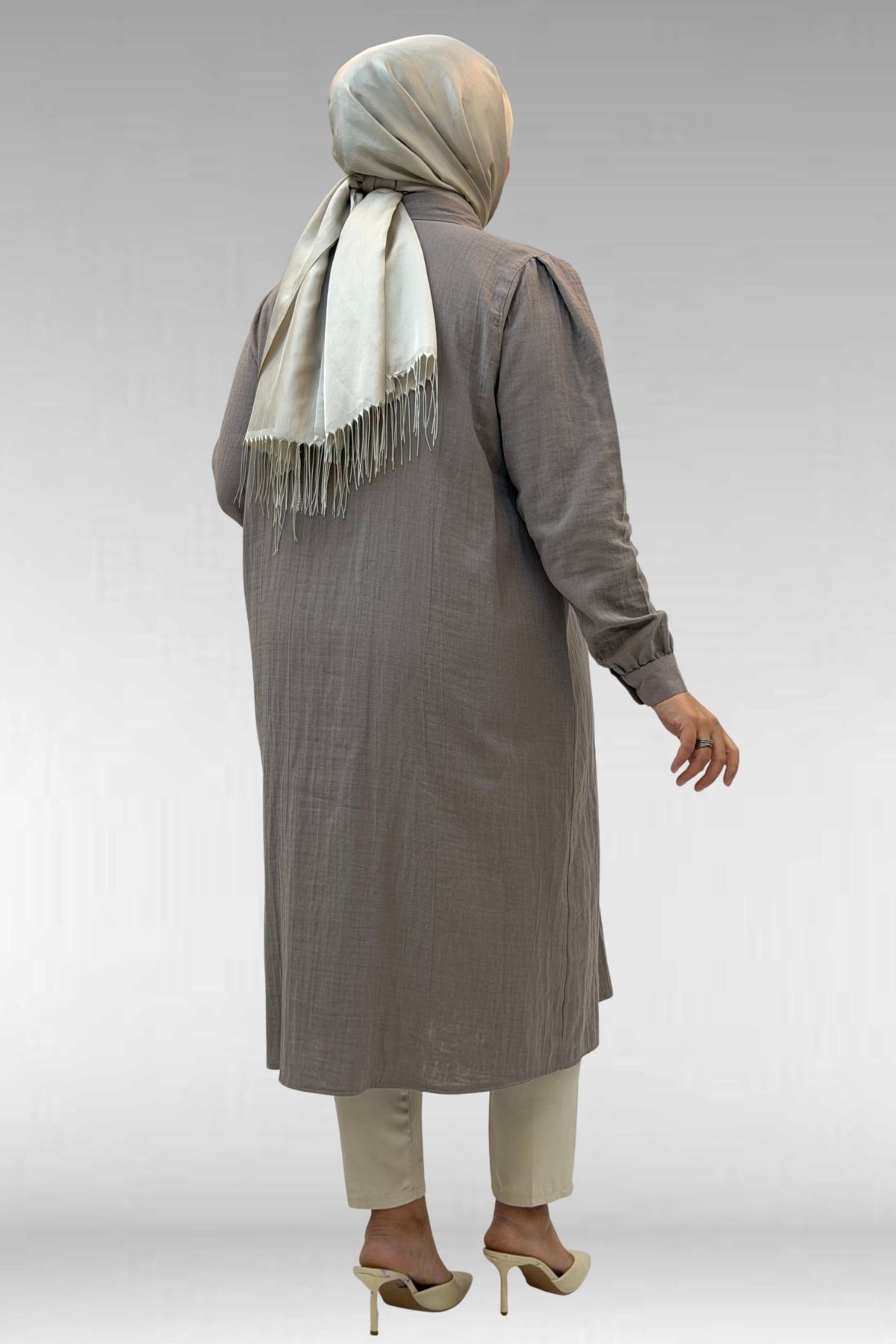 68021 Büyük Beden Düğme Detaylı Müslin Gömlek - Vizon