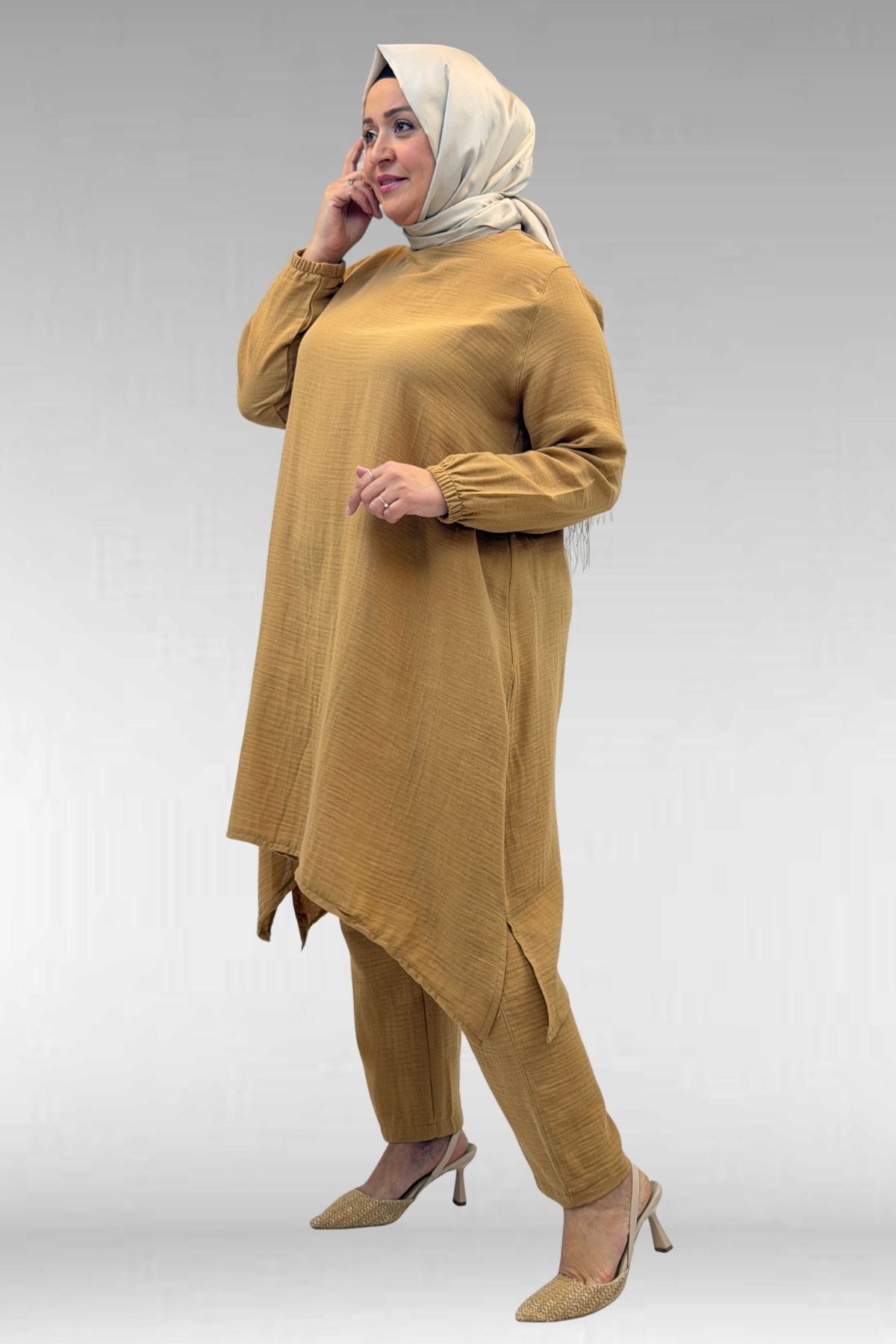 67044 Büyük Beden Asimetrik Kesim Pantolonlu Müslin Takım - Bisküvi