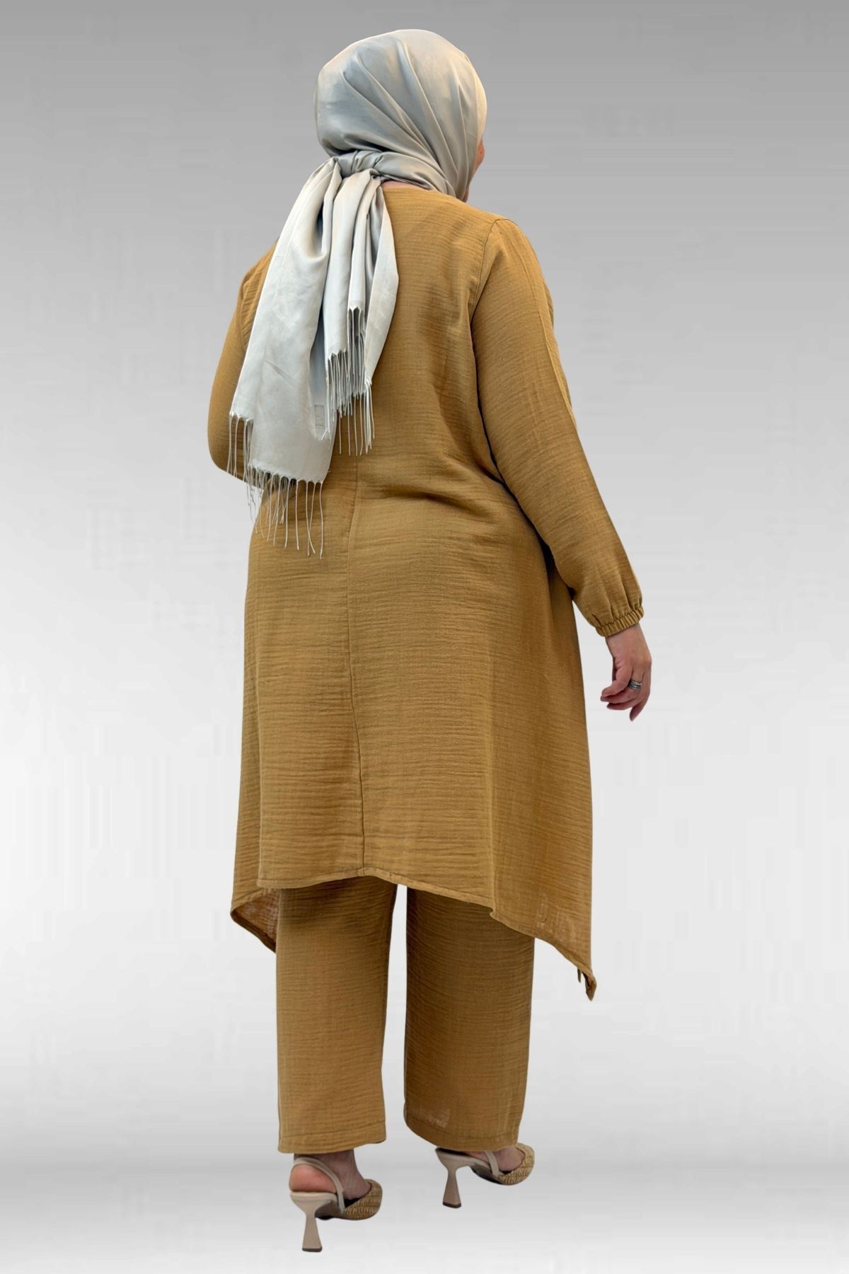 67044 Büyük Beden Asimetrik Kesim Pantolonlu Müslin Takım - Bisküvi