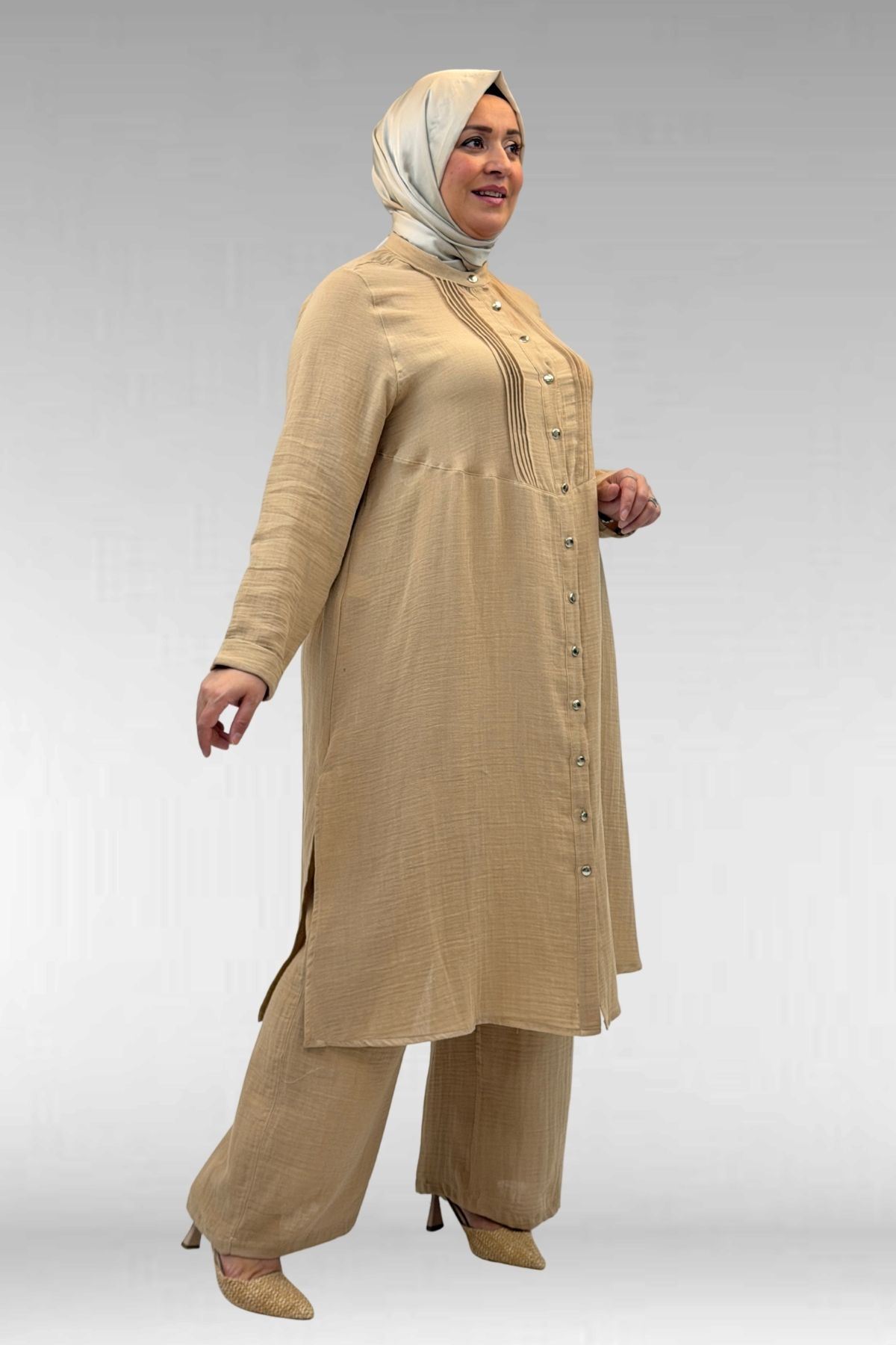 67023 Büyük Beden Önü Pile Detaylı Müslin Pantolonlu Takım - Bej