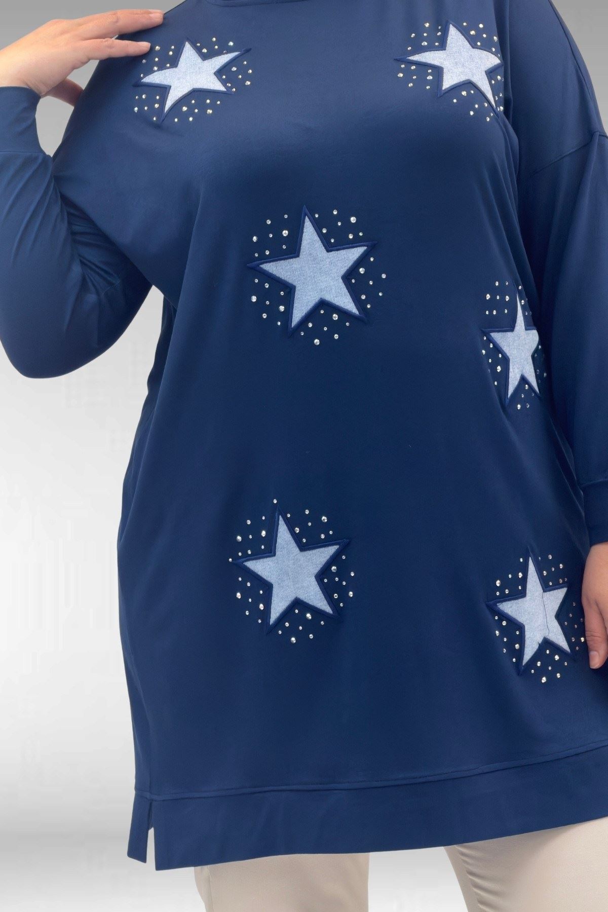 58013 Büyük Beden Önü Yıldız Ve Taş Detaylı Penye Tunik - İndigo