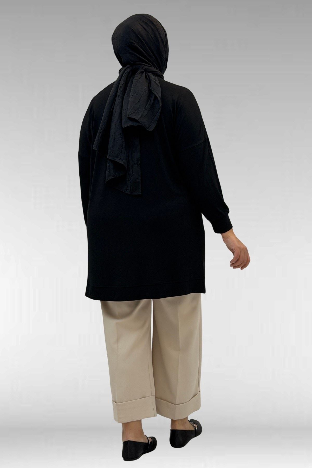 58013 Büyük Beden Önü Yıldız Ve Taş Detaylı Penye Tunik - Siyah