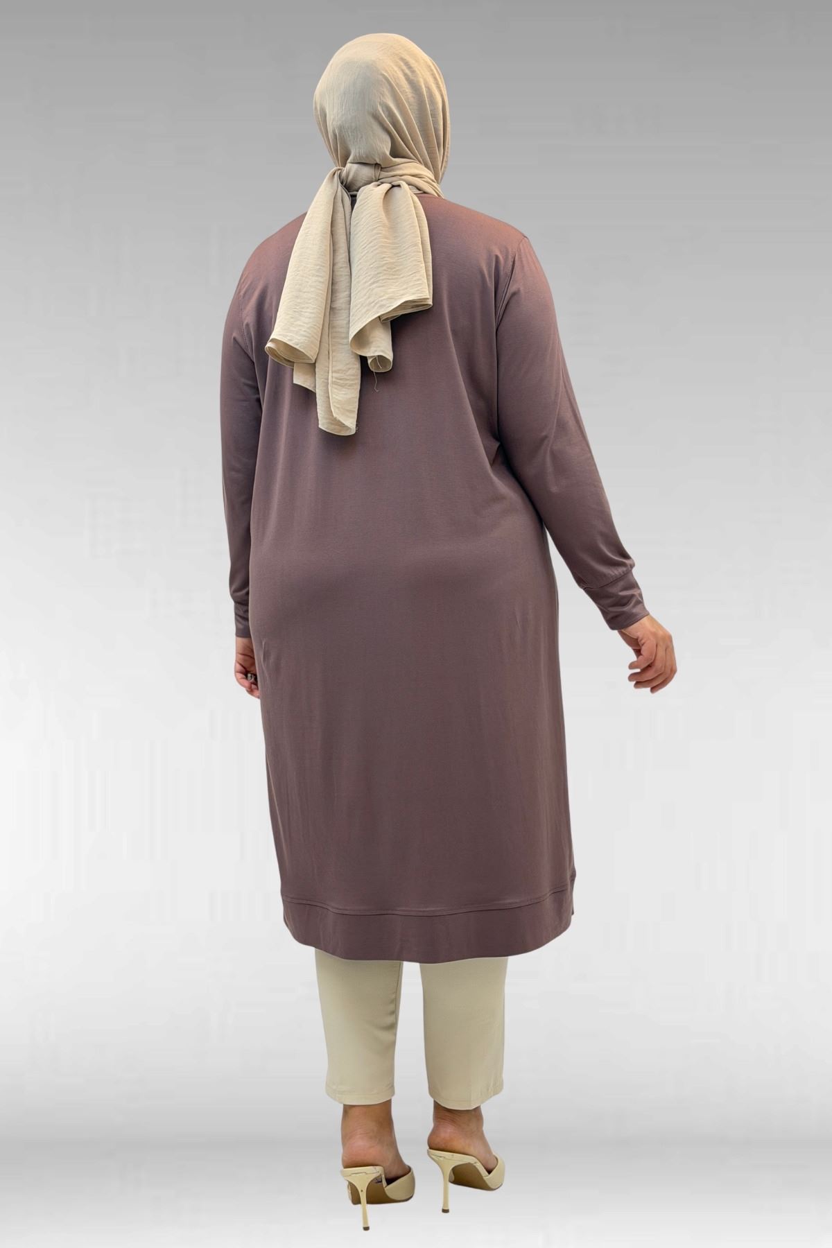 68036 Büyük Beden Önü Parçalı Taş Detaylı Penye Tunik - Vizon