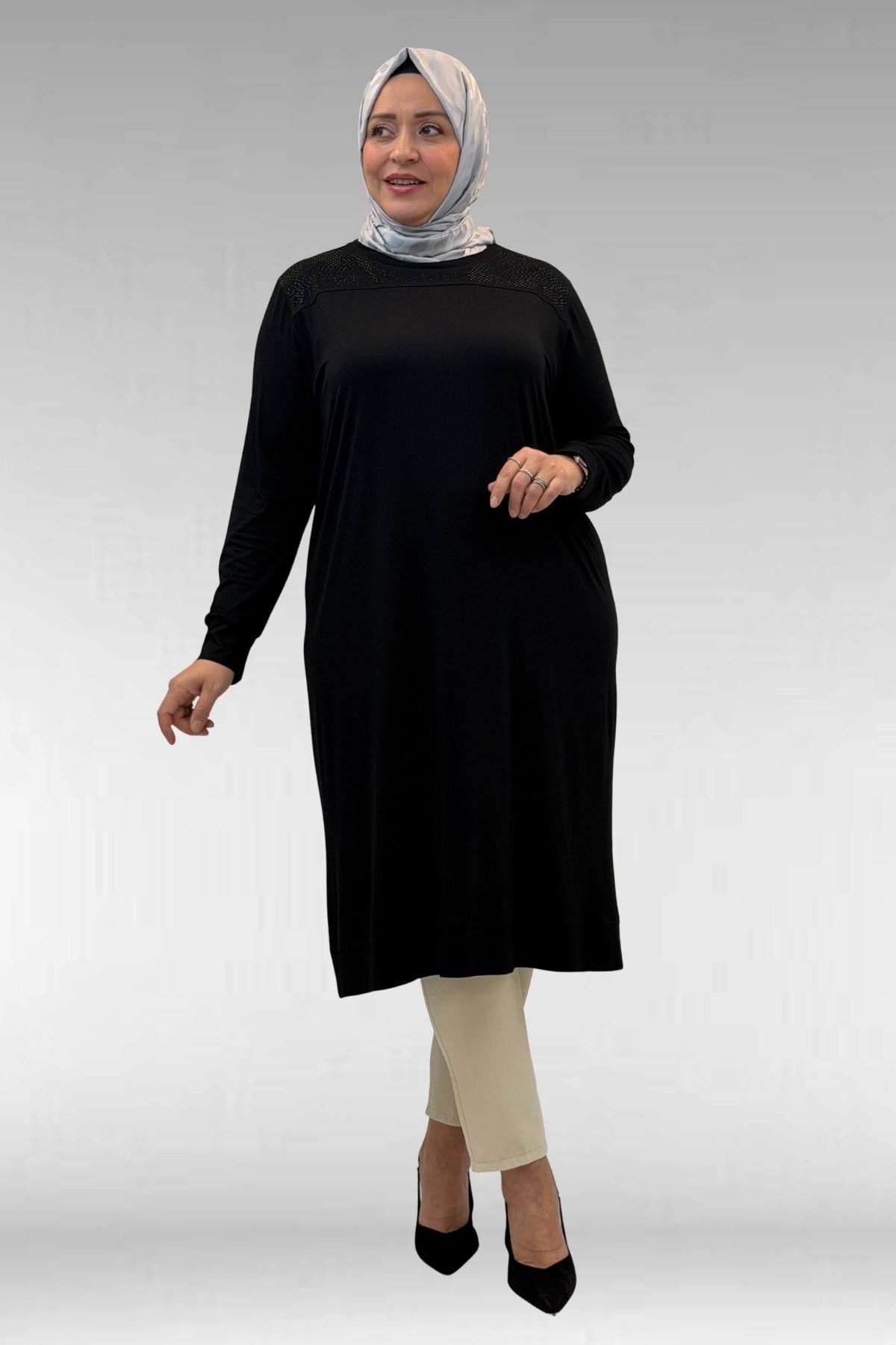 68036 Büyük Beden Önü Parçalı Taş Detaylı Penye Tunik - Siyah