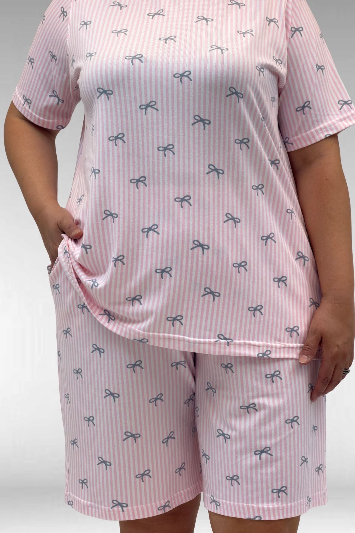 67805 Büyük Beden Desenli Şort-Tişört Pijama Takımı - Antrasit Kurdele Desenli