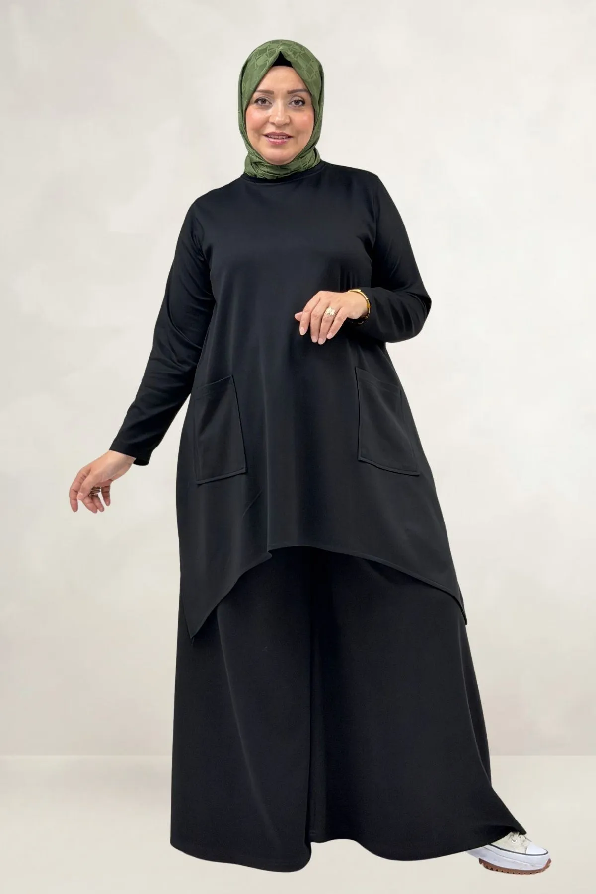 68086 Büyük Beden Eteği Oval Kesim Modal Tunik - Siyah