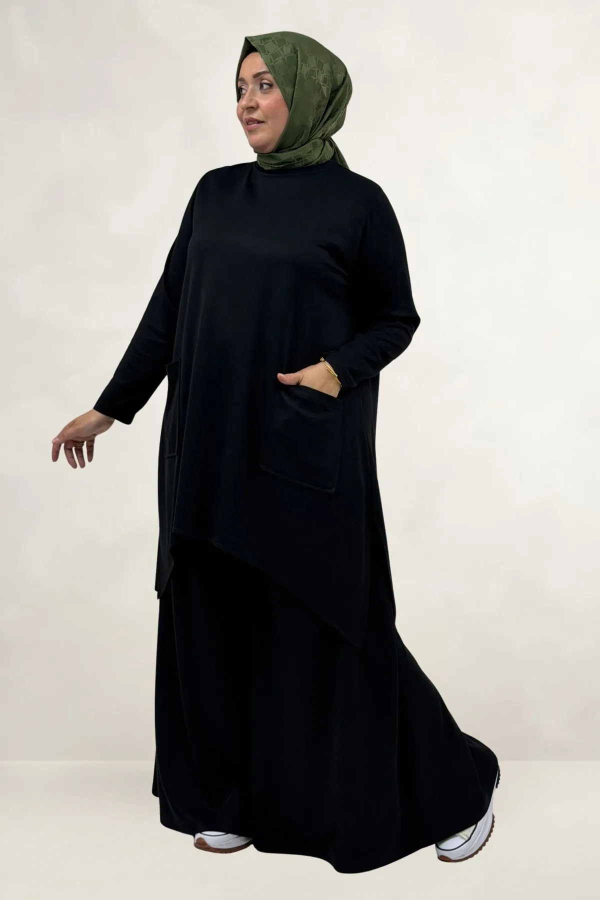 68086 Büyük Beden Eteği Oval Kesim Modal Tunik - Siyah