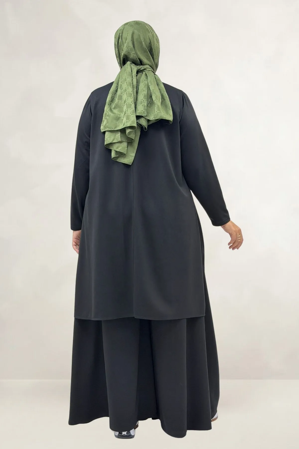 68086 Büyük Beden Eteği Oval Kesim Modal Tunik - Siyah