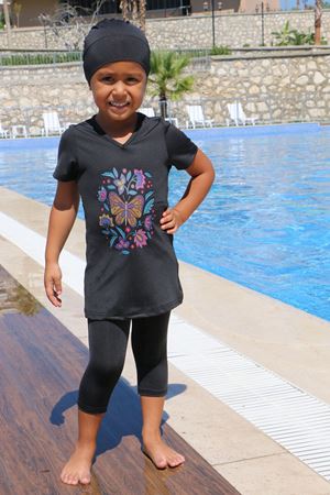 1709-1 Baskılı Kısa Kol Çocuk Havuz Mayosu-Siyah-Siyah