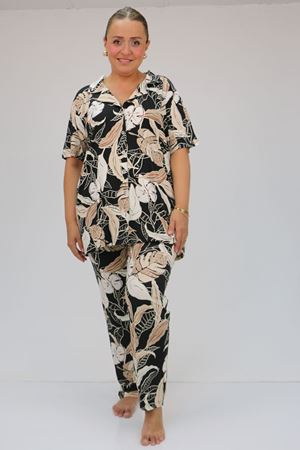 37801 Büyük Beden  Düğmeli Türlü Viskon Pijama Takımı - Siyah-Bej Yapraklı