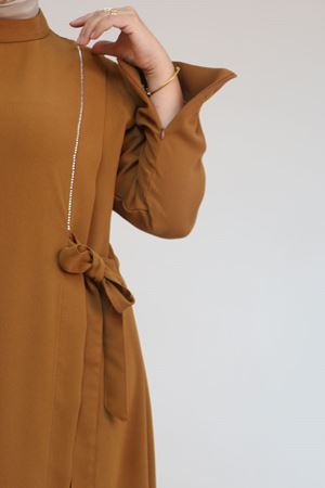 52015 Büyük Beden Taş Detaylı Krep Elbise - Taba