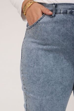 9204-1 Büyük Beden Kemerli Taş Detaylı Kot Pantolon - Kar Yıkama Mavi