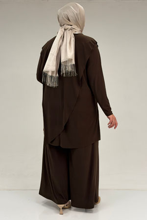 67004 Büyük Beden Önü Ve Arkası Pelerin Detaylı Sandy Pantolonlu Takım - Kahve