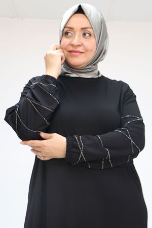 52021 Büyük Beden Çimalı Taş Detaylı Penye Elbise - Siyah