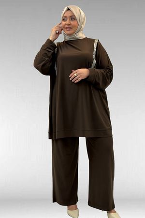 67022 Büyük Beden Omzu Taş Detaylı Sandy Pantolonlu Takım - Kahve