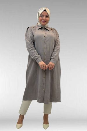 68021 Büyük Beden Düğme Detaylı Müslin Gömlek - Vizon