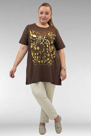 68502 Büyük Beden  Yakası Biyeli Önü Baskılı Penye Tişört - Kahve