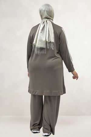 68099 Büyük Beden Önü Ve Kolları Beyaz Şeritli Taşlı Modal Tunik - Vizon